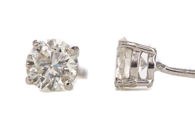 Lot 439 - A PAIR OF DIAMOND STUD EARRINGS