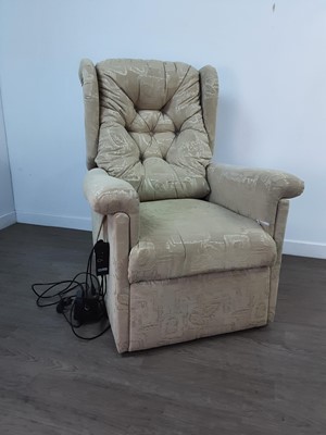 Lot 381 - AN UPHOLSTERED ELECTRIC RECLINER ARMCHAIR