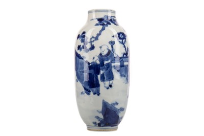 Lot 1123 - A LATE 19TH CENTURY CHINESE BLUE AND WHITE VASE
