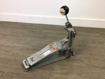 Lot 708 - TWO DRUM KICK PEDALS, A MICROPHONE AND AN AMP