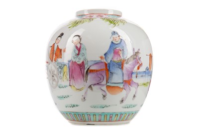 Lot 334 - AN EARLY 20TH CENTURY CHINESE FAMILLE ROSE VASE