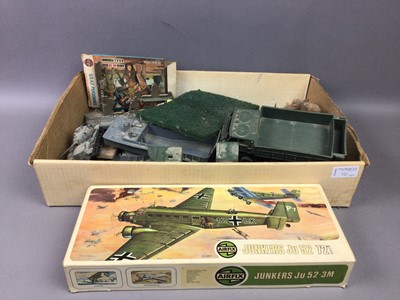 Lot 30 - A COLLECTION OF AIRFIX MODEL SOLDIERS, ALSO MODEL VEHICLES AND BUILDINGS