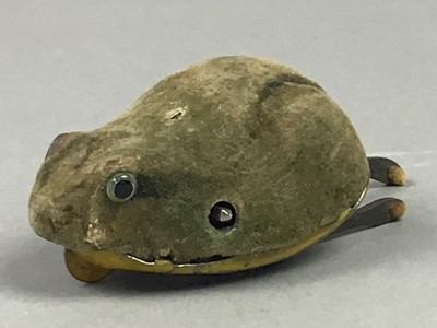 Lot 358 - A VINTAGE SCHUCO CLOCKWORK FROG