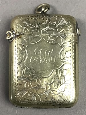 Lot 359 - AN EARLY 20TH CENTURY SILVER VESTA CASE AND OTHER OBJECTS