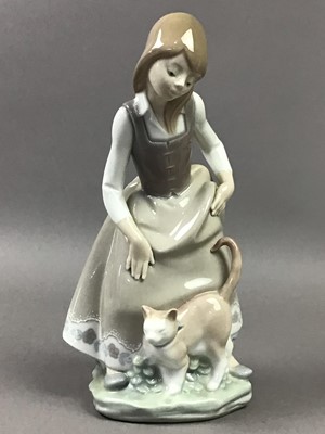 Lot 501 - A LLADRO FIGURE OF A GIRL WITH CAT AND FIVE OTHER FIGURES