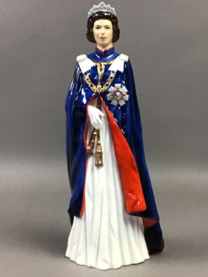 Lot 502 - A ROYAL DOULTON FIGURE OF 'HER MAJESTY QUEEN ELIZABETH II AND FOUR OTHER FIGURES