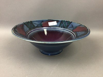 Lot 516 - A STUDIO POTTERY BOWL