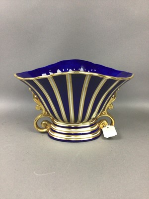 Lot 527 - A WADE EMPRESS VASE AND OTHER CERAMICS