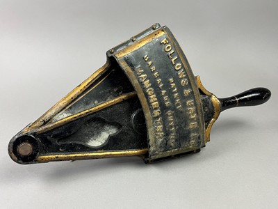 Lot 129 - A MARMALADE CUTTER