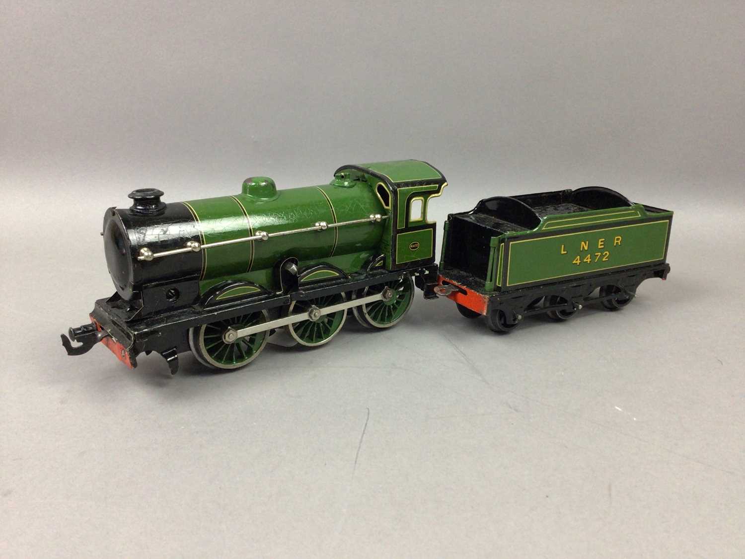 Lot 5 - A PRE WAR HORNBY MECCANO ELECTRIC MODEL RAILWAY