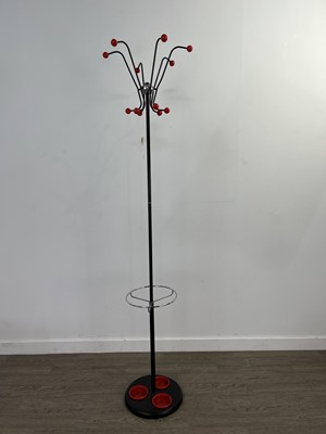 Lot 93 - A MID 20TH CENTURY 'ATOMIC' COAT STAND
