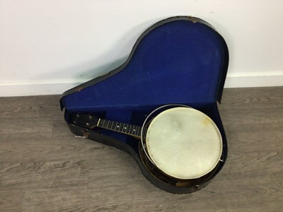 Lot 571 - A BANJO IN CASE