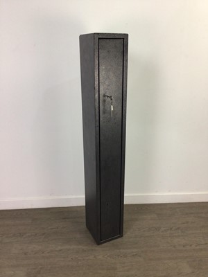 Lot 569 - A METAL GUN CABINET