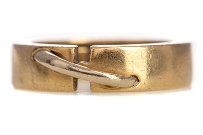 Lot 403 - A GOLD RING BY CHAUMET