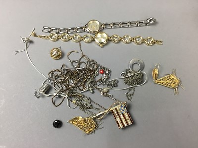 Lot 63 - A COLLECTION OF COSTUME AND OTHER JEWELLERY