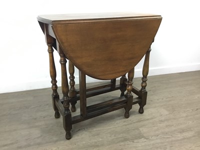 Lot 202 - A STAINED WOOD DROP LEAF TABLE