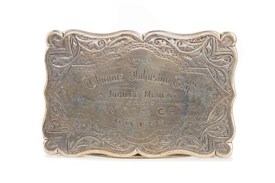 Lot 106 - A VICTORIAN SILVER SNUFF BOX