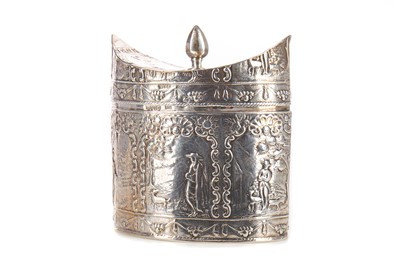 Lot 127 - A LATE 19TH/EARLY 20TH CENTURY DUTCH SILVER CADDY