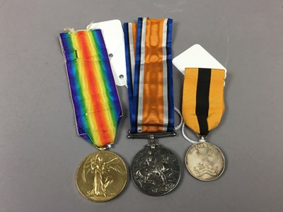 Lot 116 - TWO WWI MEDALS AND A MEMORIAL PLAQUE