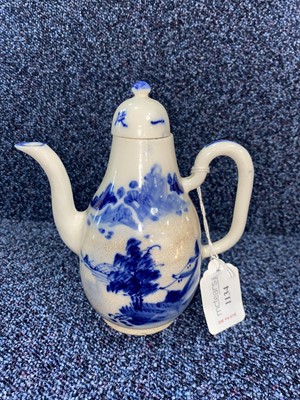 Lot 1134 - A 19TH CENTURY CHINESE BLUE AND WHITE COFFEE POT