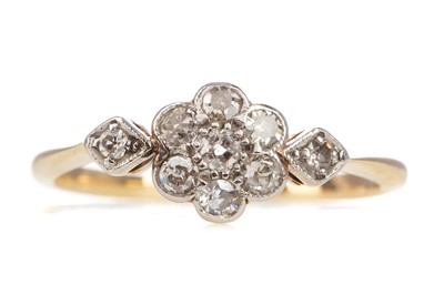 Lot 486 - A DIAMOND FLOWER CLUSTER RING