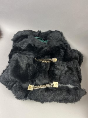Lot 137 - A COLLECTION OF VINTAGE FURS AND OTHER VINTAGE CLOTHING