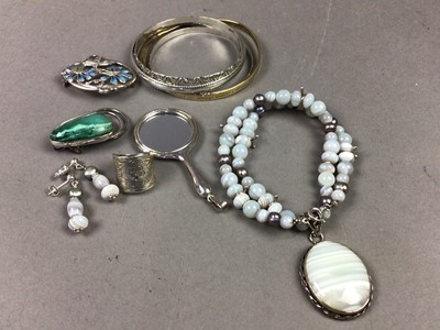 Lot 174 - A COLLETION OF SILVER JEWELLERY