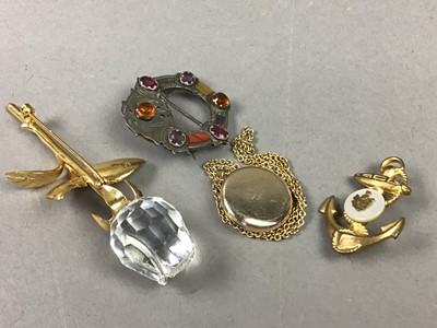 Lot 175 - A COLLECTION OF COSTUME JEWELLERY
