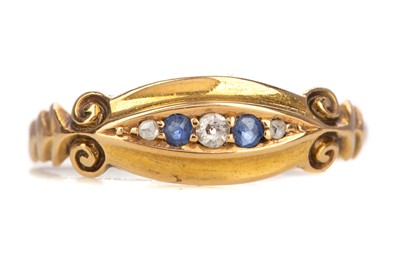 Lot 506 - A VICTORIAN SAPPHIRE AND DIAMOND RING