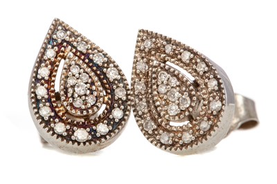 Lot 512 - A PAIR OF DIAMOND EARRINGS