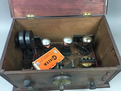 Lot 107 - AN EARLY-MID 20TH CENTURY MAINS RADIO AND A SPEAKER