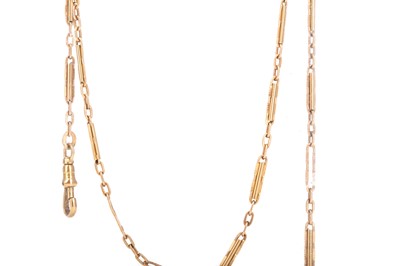 Lot 520 - A GOLD CHAIN