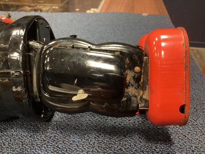 Lot 911 - A RARE JAPANESE 'ROBBY THE ROBOT' MECHANISED TOY ATTRIBUTED TO NOMURA