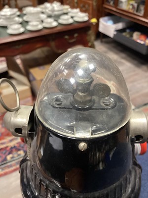 Lot 911 - A RARE JAPANESE 'ROBBY THE ROBOT' MECHANISED TOY ATTRIBUTED TO NOMURA