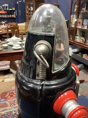 Lot 911 - A RARE JAPANESE 'ROBBY THE ROBOT' MECHANISED TOY ATTRIBUTED TO NOMURA