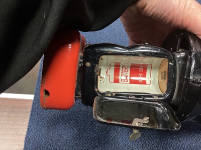 Lot 911 - A RARE JAPANESE 'ROBBY THE ROBOT' MECHANISED TOY ATTRIBUTED TO NOMURA