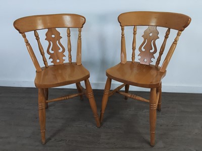 Lot 229 - A SET OF SIX FARMHOUSE DINING CHAIRS