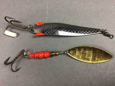 Lot 365 - A COLLECTION OF FISHING ITEMS
