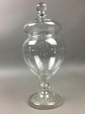 Lot 469 - A LATE 19TH/EARLY 20TH CENTURY CLEAR GLASS SWEETMEAT JAR AND COVER