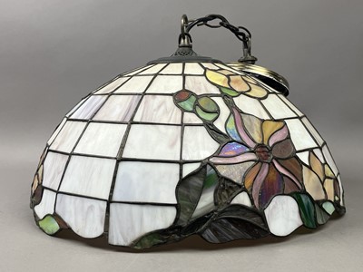 Lot 487 - A TIFFANY STYLE CEILING LIGHT SHADE