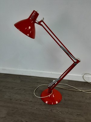 Lot 531 - AN ANGLEPOISE TYPE DESK LAMP BY THOUSAND AND ONE LAMPS LTD, OF LONDON