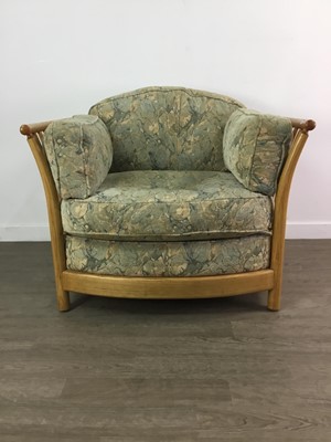 Lot 406 - AN ERCOL RENAISSANCE GOLDEN ELM LOUNGE SUITE