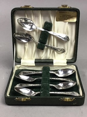 Lot 608 - A SET OF SIX SILVER TEASPOONS IN A FITTED CASE