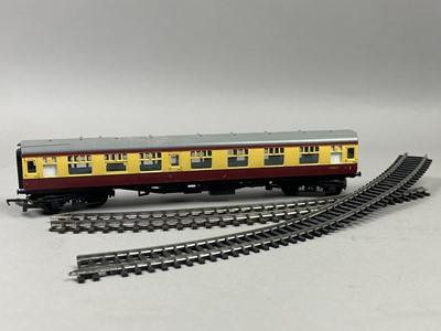Lot 2 - A HORNBY TRIANG TRAIN SET