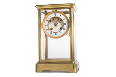 Lot 600 - A LATE 19TH/EARLY 20TH CENTURY MANTEL CLOCK