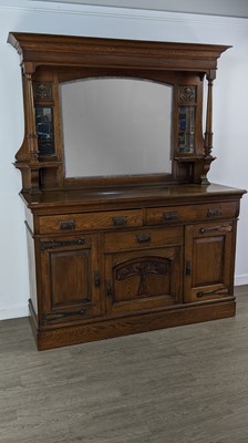 Lot 653 - AN ARTS & CRAFTS OAK MIRROR BACK SIDEBOARD