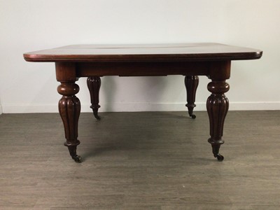 Lot 71 - AN EARLY VICTORIAN MAHOGANY EXTENDING DINING TABLE