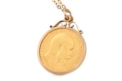 Lot 4 - AN EDWARD VII GOLD SOVEREIGN PENDANT DATED 1909