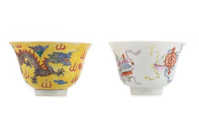 Lot 1263 - TWO CHINESE PORCELAIN TEA BOWLS
