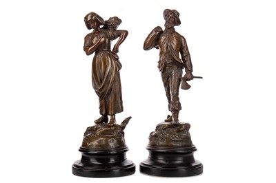 Lot 736 - A PAIR OF EARLY 20TH CENTURY BRONZED SPELTER FIGURES AFTER E. FUCHS